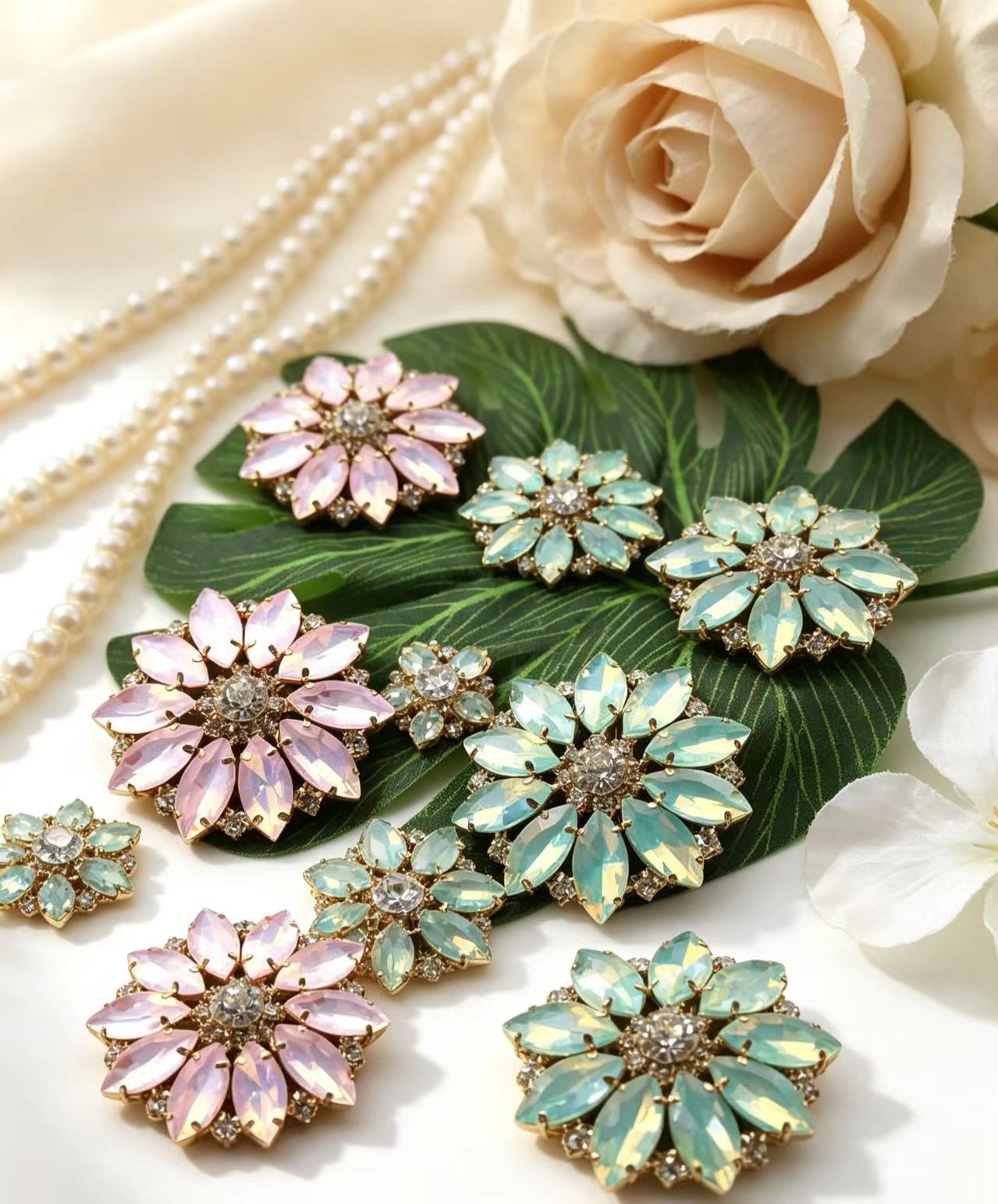 Mixed Color Flower Marquise Re - Sew On Rhinestone 评论和价格