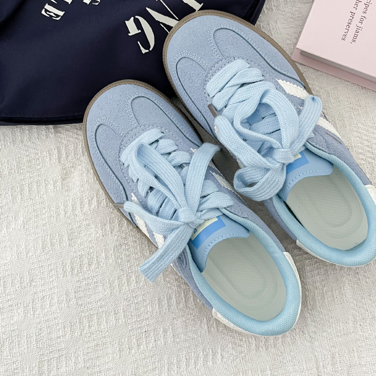 Vintage-style sneakers for wom - Guipure Lace Panel 评论和价格